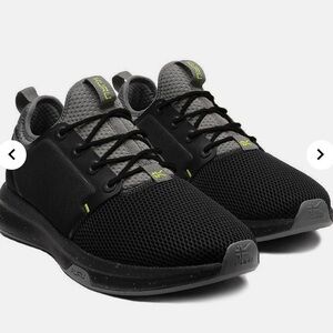 KURU Atom Black and Gray Men's Sneakers size‎ 10M